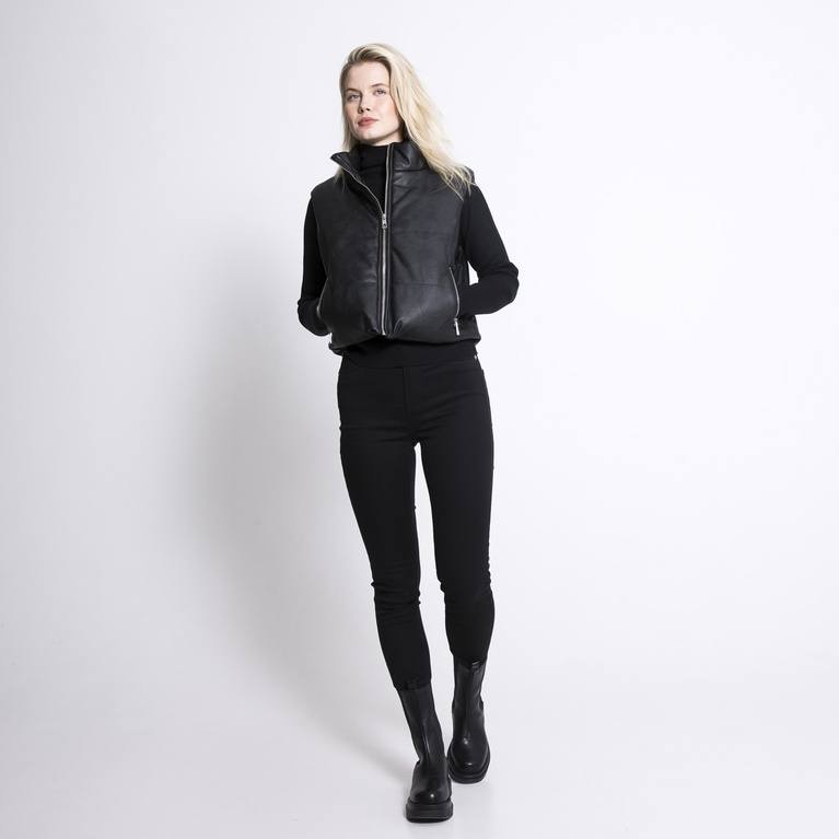 Liivi "Blondie" Liivi "Blondie"